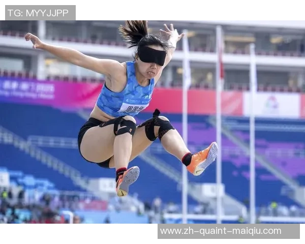 残特奥会田径赛场上特别的见证者:听障摄影记者朱德春